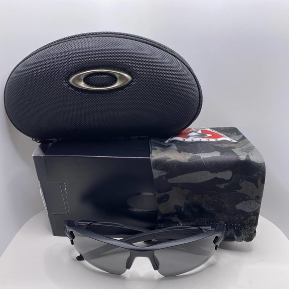 Oakley Other - Oakley Flak 2.0 XL Matte Black Sunglasses